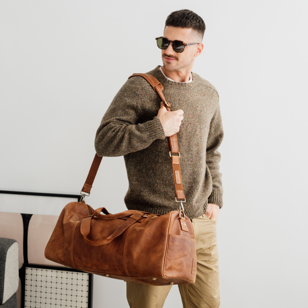 Messenger bag with shoe compartment online